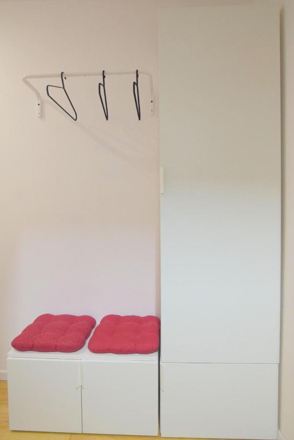 Topolowa Apartments - Self Check In - Next To Main Rail, 10 Min To Main Square Krakow Bagian luar foto