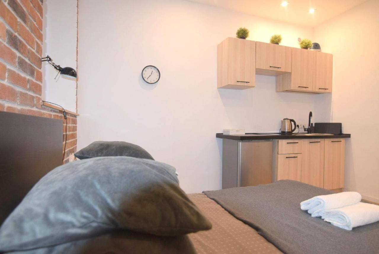 Topolowa Apartments - Self Check In - Next To Main Rail, 10 Min To Main Square Krakow Bagian luar foto